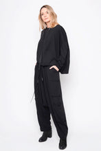 Lade das Bild in den Galerie-Viewer, Black by K&M Sweatpulli