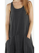 Lade das Bild in den Galerie-Viewer, Rundholz Black Label Kleid