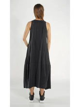 Lade das Bild in den Galerie-Viewer, Rundholz Black Label Kleid