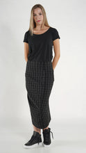 Lade das Bild in den Galerie-Viewer, Rundholz Black Label Bananenrock