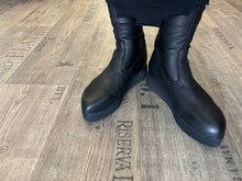 Lade das Bild in den Galerie-Viewer, Lofina Stretchstiefelchen