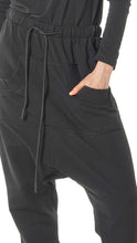 Lade das Bild in den Galerie-Viewer, Rundholz Black Label Sweathose