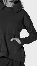 Lade das Bild in den Galerie-Viewer, Rundholz Black Label Hoodie