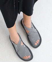 Lade das Bild in den Galerie-Viewer, Trippen REASON