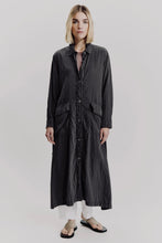 Lade das Bild in den Galerie-Viewer, Transit Seidenmantel