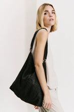 Lade das Bild in den Galerie-Viewer, Transit Tasche Lederspitze