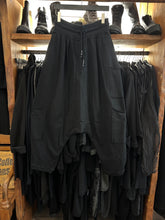 Lade das Bild in den Galerie-Viewer, Black by K&M Sweathose
