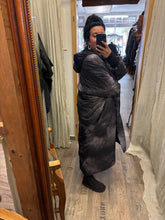 Lade das Bild in den Galerie-Viewer, Sanctamuerte Mantel Print