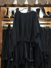 Lade das Bild in den Galerie-Viewer, Black by K&M Sweatpulli