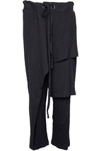 Lade das Bild in den Galerie-Viewer, Black by K&M Identity Hose