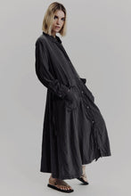 Lade das Bild in den Galerie-Viewer, Transit Seidenmantel