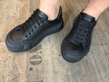 Lade das Bild in den Galerie-Viewer, PLÜ Sneaker