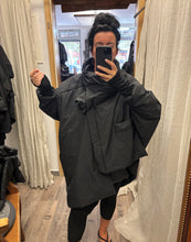 Lade das Bild in den Galerie-Viewer, Sanctamuerte Jacke