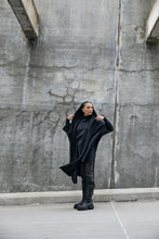 Lade das Bild in den Galerie-Viewer, SORT AARHUS Strick Tunika