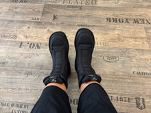 Lade das Bild in den Galerie-Viewer, Rundholz Black Label Boots