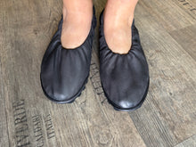 Lade das Bild in den Galerie-Viewer, Lofina Ballerina