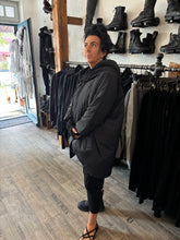 Lade das Bild in den Galerie-Viewer, Sanctamuerte Jacke