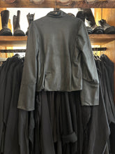 Lade das Bild in den Galerie-Viewer, Papucei Lederjacke