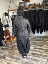 Lade das Bild in den Galerie-Viewer, Papucei Lederjacke