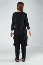 Lade das Bild in den Galerie-Viewer, Rundholz Black Label A-Linien Shirt