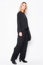 Lade das Bild in den Galerie-Viewer, Black by K&M Sweatpulli