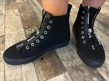 Lade das Bild in den Galerie-Viewer, Rundholz Black Label Turnschuh