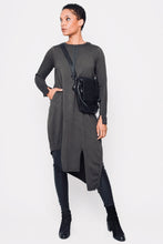 Lade das Bild in den Galerie-Viewer, Black by K&M Sweatkleid