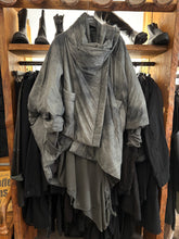 Lade das Bild in den Galerie-Viewer, Sanctamuerte Jacke Print