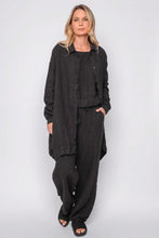 Lade das Bild in den Galerie-Viewer, Black by K&M Leinenbluse