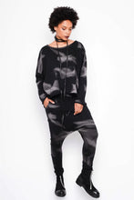 Lade das Bild in den Galerie-Viewer, Black by K&M Oversizeshirt