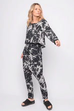 Lade das Bild in den Galerie-Viewer, Black by K&M Jäckchen
