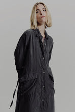 Lade das Bild in den Galerie-Viewer, Transit Seidenmantel