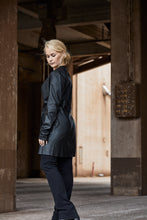 Lade das Bild in den Galerie-Viewer, Sort Aarhus Leder Longblazer
