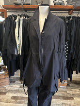 Lade das Bild in den Galerie-Viewer, Rundholz Black Label Jacke