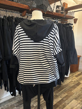 Lade das Bild in den Galerie-Viewer, Elli Kapuzenshirt