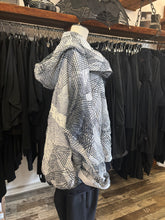 Lade das Bild in den Galerie-Viewer, Elli Jacke