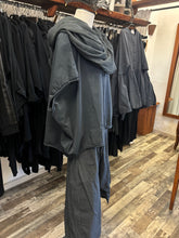 Lade das Bild in den Galerie-Viewer, Privatsachen Shirt Hautlift