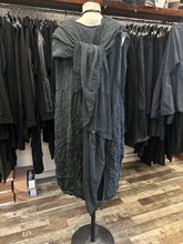 Lade das Bild in den Galerie-Viewer, Privatsachen Seidenkleid Lichtknitt