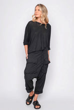 Lade das Bild in den Galerie-Viewer, Black by K&M Hose Check out my Moves