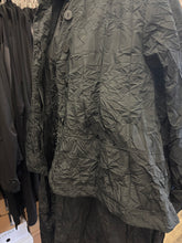 Lade das Bild in den Galerie-Viewer, PLÜ Jacke THE HOMEY