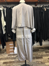 Lade das Bild in den Galerie-Viewer, PLÜ SNUGGLE SHIRT