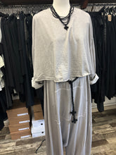 Lade das Bild in den Galerie-Viewer, PLÜ SNUGGLE SHIRT