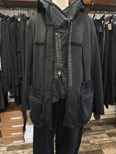 Lade das Bild in den Galerie-Viewer, Kamuflage Sweatjacke