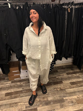 Lade das Bild in den Galerie-Viewer, Rundholz Black Label Leinenhose