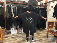 Lade das Bild in den Galerie-Viewer, PLÜ Legging black Dots