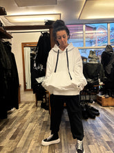 Lade das Bild in den Galerie-Viewer, PLÜ Oversizehoodie