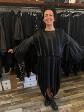 Lade das Bild in den Galerie-Viewer, La haine inside Us Strickpulli