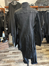 Lade das Bild in den Galerie-Viewer, Rundholz Dip Frack Jeansjacke