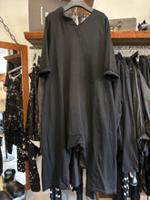 Lade das Bild in den Galerie-Viewer, Rundholz Black Label Overall