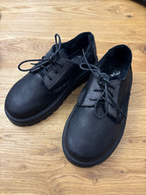 Lade das Bild in den Galerie-Viewer, Papucei Lammfellschuhe